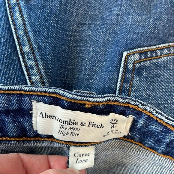 ABERCROMBIE & FITCH Curve Love The Mom High Rise Jeans Mid Wash Button Fly 29/8R - Picture 7 of 12